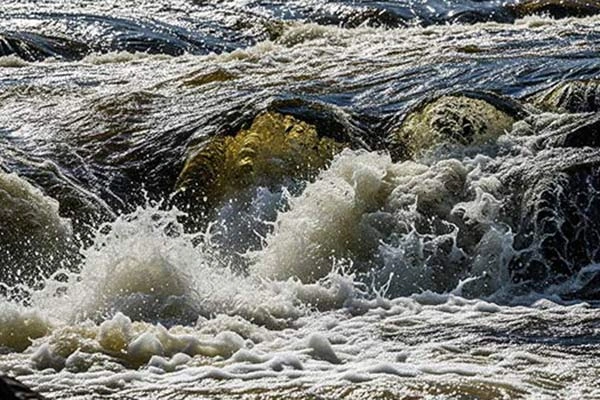 Stromschnellen des Vindelälven bei Vindeln